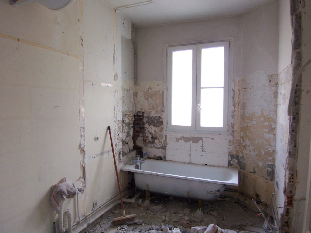 Salle-de-bain avant travaux