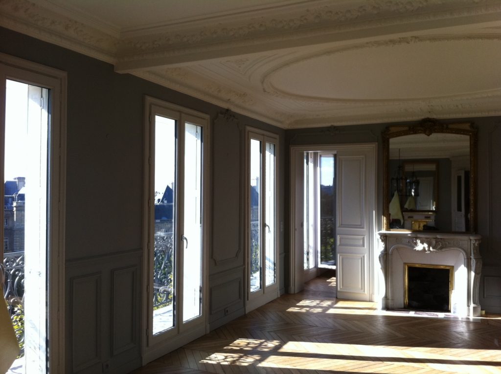 Rénovation des peintures dans le salon